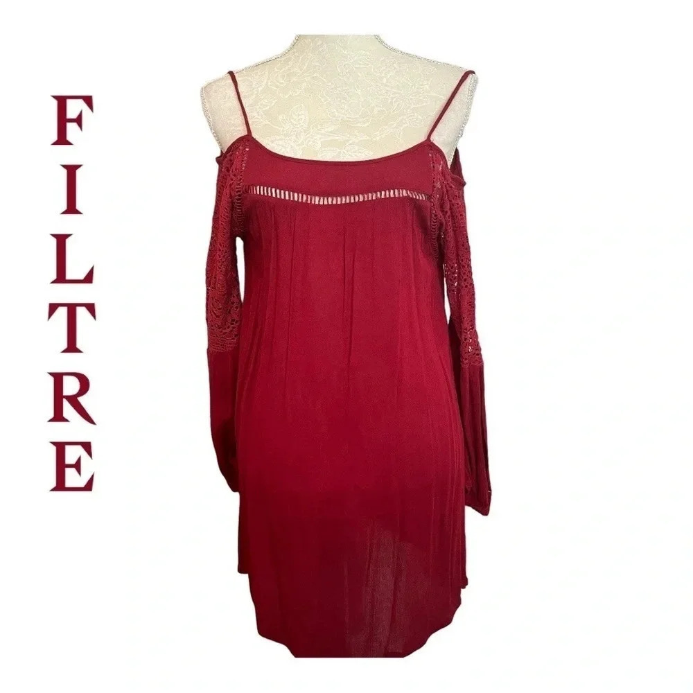 Filtre Dress 👗 in a maroon color off the shoulder with sleeve detailing‎ size M